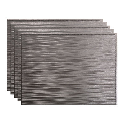 Panneau de dosseret décoratif en vinyle 18,25 po x 24,25 po FASÄDE Ripple