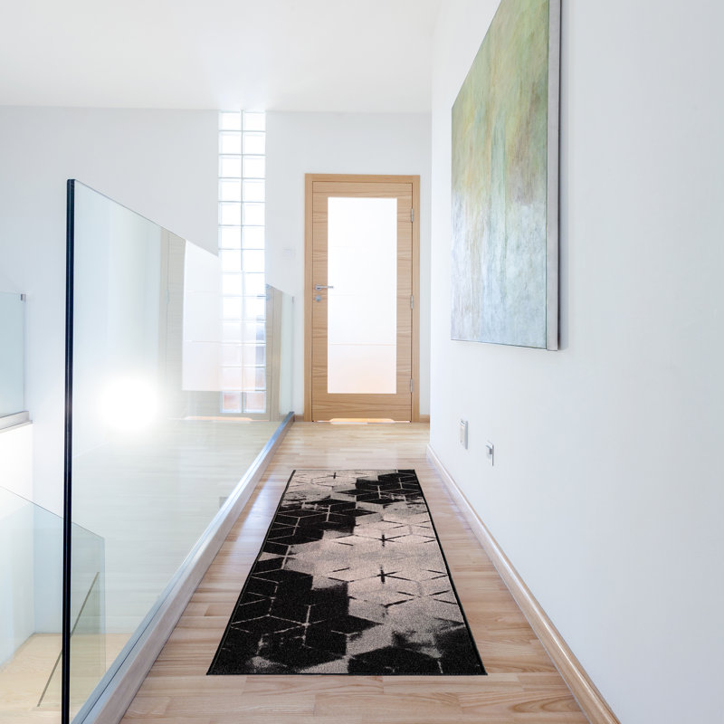 Tapis noir touffeté à motif géométrique Broschard, Tapis de couloir 2 pi 7 po x 25 pi