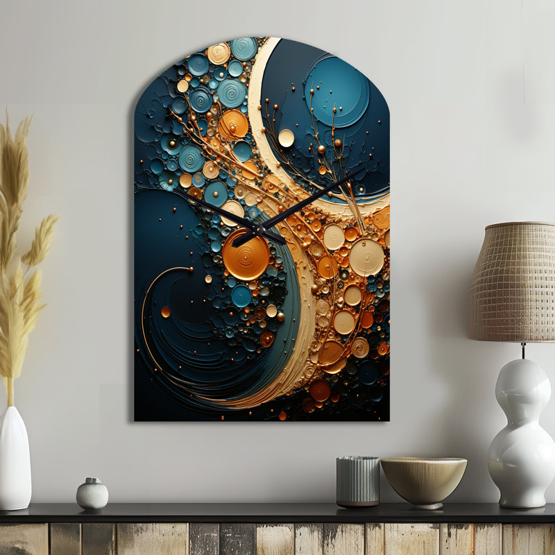 Or bleu sarcelle abstrait Spirals II - horloge murale asymétrique abstraite, Moyenne