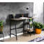 Bureau rustique en chêne avec piètement en métal et tablettes de rangement pour le travail