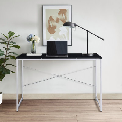 Bureau d'écriture avec barre transversale en X et finition chromée, blanc