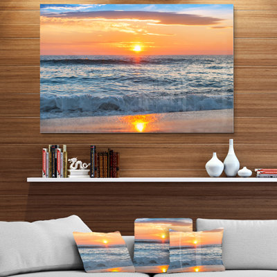 «Beautiful Sunrise Over the Horizon Modern Beach», reproduction de photo sur toile tendue
