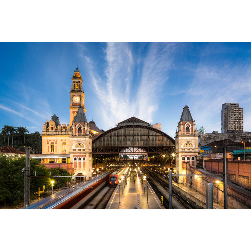 «Luz Station» par Thiagogleite - photographie sur toile tendue, H 8 po x l 12 po