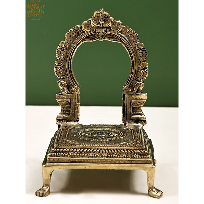 Figurines & Sculptures