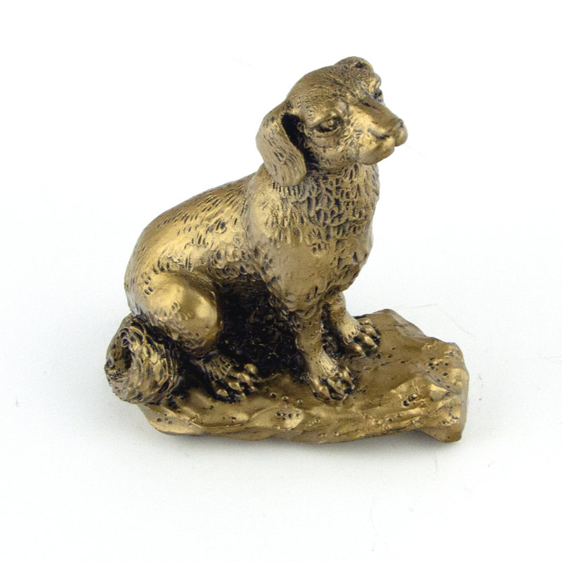 Figurine de chien doré demariya