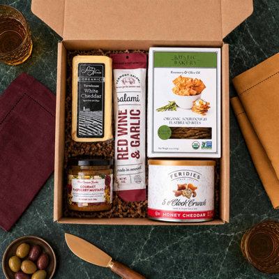 Panier-cadeau gourmand de collations salées