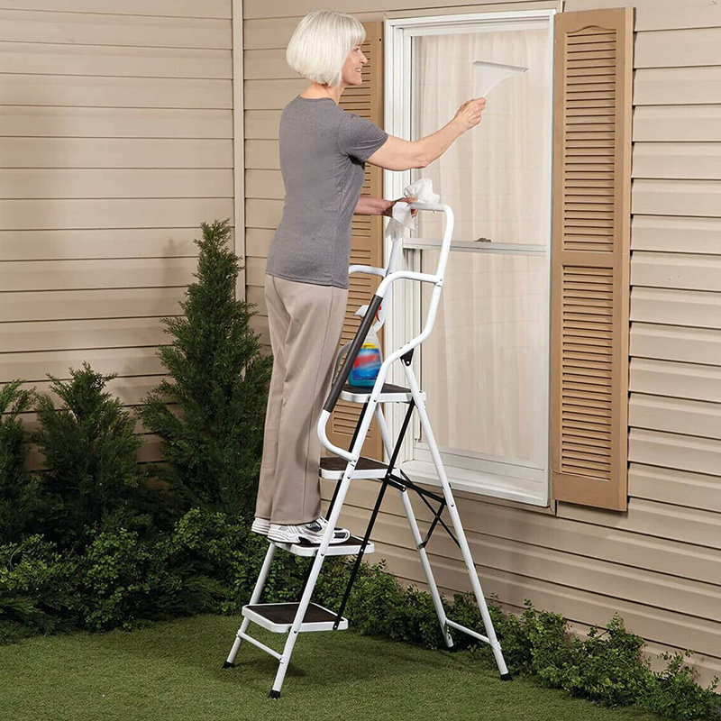 4 - Step Steel Folding Step Ladder