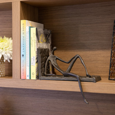Serre-livres «Man on Ledge Iron Sculpture»