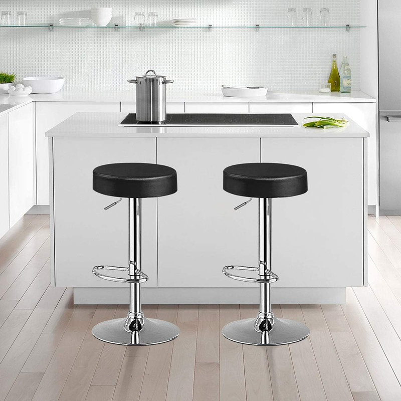 Ensemble de 4 tabourets de bar modernes en cuir polyuréthane pivotant sans dossier avec hauteur réglable, repose-pieds chromé, structure en métal, noir