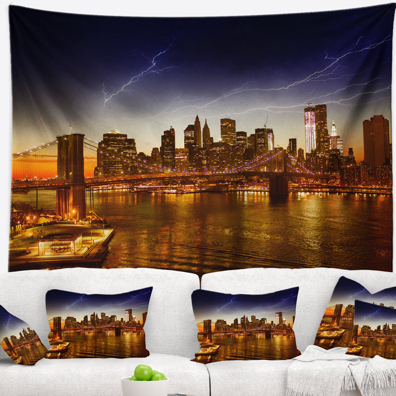 Paysage urbain de manhattan, coucher de soleil sur la tapisserie de l'east river, H 32 po x l 39 po
