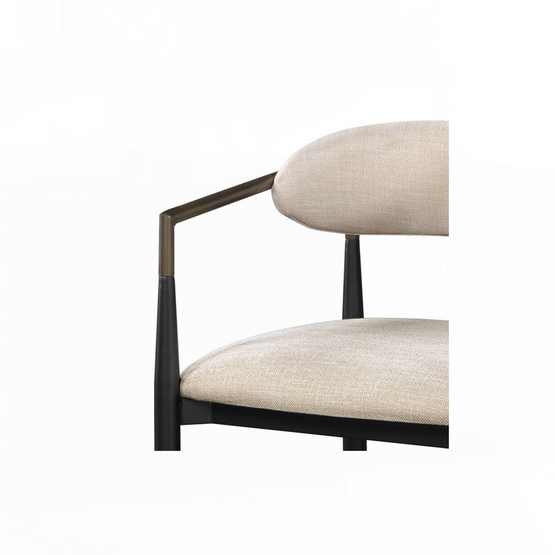 Chaise d'appoint à finition noire