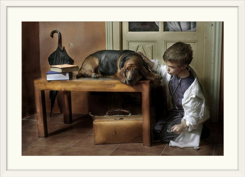 "Straub" Marco and Lola "par Javier Senosiain, reproduction de photo, H 24 po x l 32 po x P 1 po, Cadre blanc