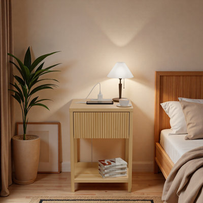 Table de chevet en bambou avec station de charge