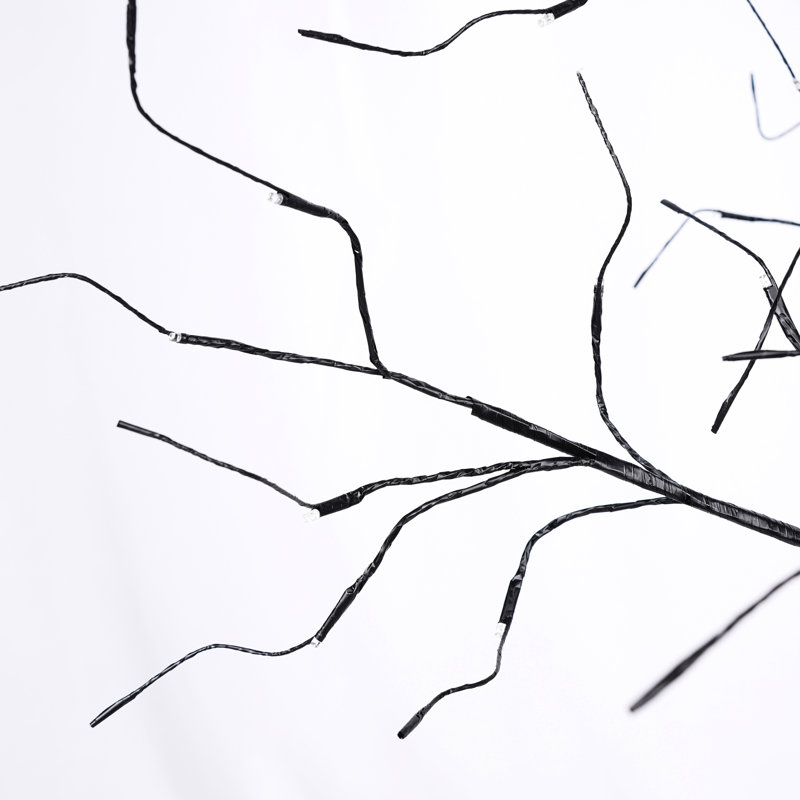 3 arbres avec lumières mauves - arbres artificiels noirs de 4 pi, 5 pi et 6 pi pour des vitrines créatives, pièce de système de branche articulée éclairée Spooky Glow, décor de maison hantée, vinyle ignifuge