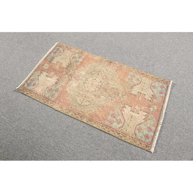 Tapis de style turc Oushak fait à la main avec style bohémien, idéal pour les vestibules et les petits espaces