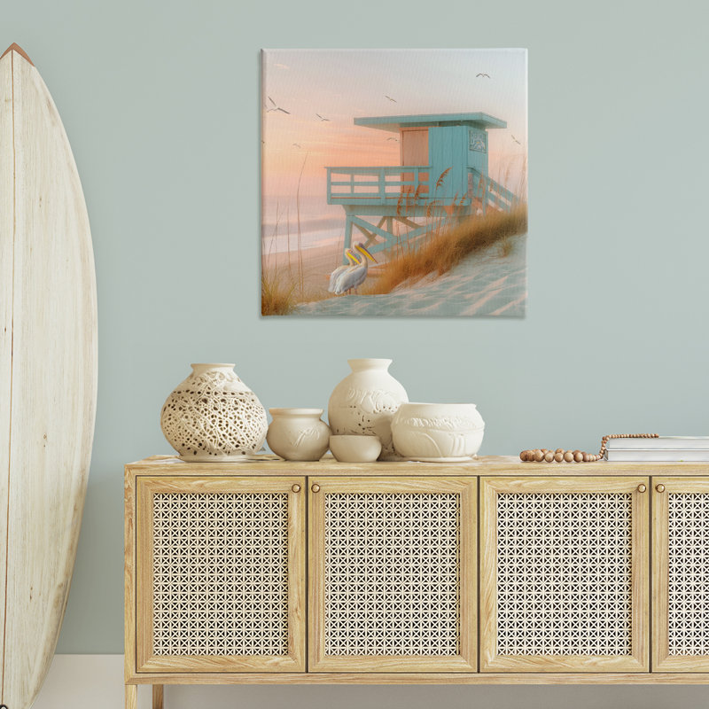 «Coastal Charm Beach Hut» par Steve Hunziker, H 36 po x l 36 po