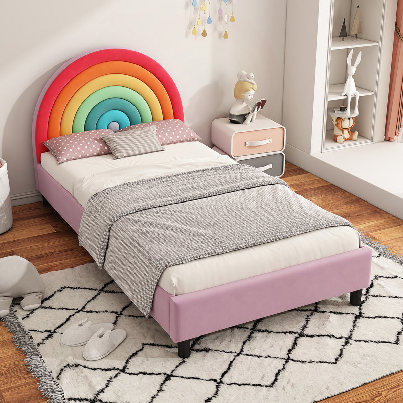 Lit plateforme tapissier Rainbow Design: un joli lit de princesse