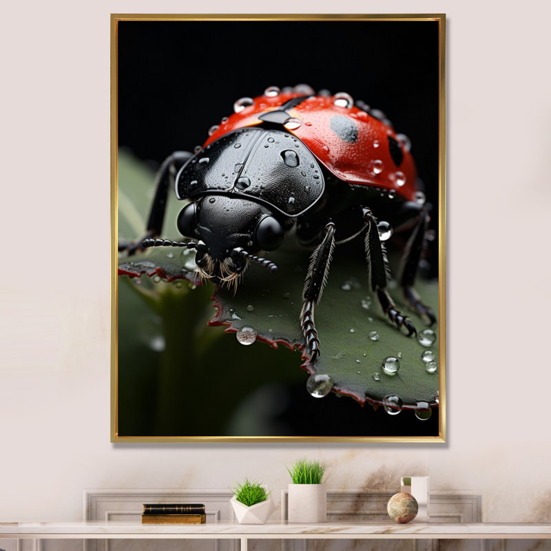 Animal coccinelle I - animaux, impressions sur toile, Cadre flottant doré, H 40 po x l 30 po x P 1,5 po