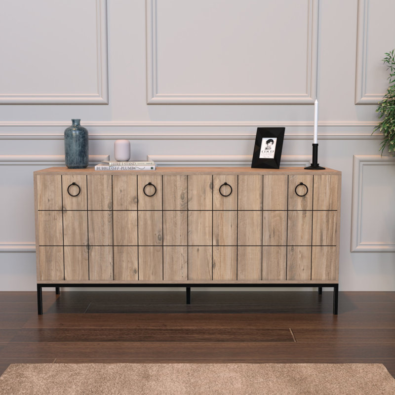 Buffet de 63 po de largeur Strausbaugh, Pin antique