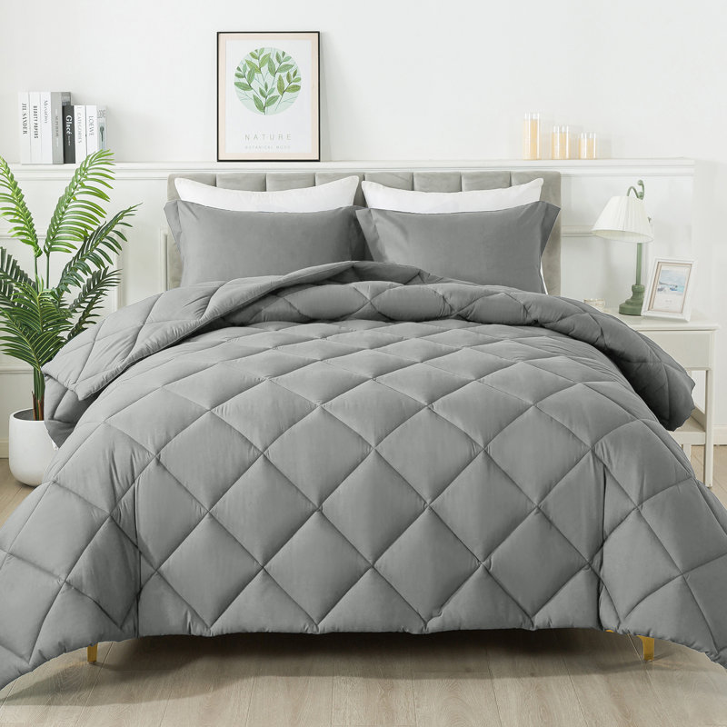 Diamond lattice three-piece Comforter Set, Light Grey, King Comforter + 2 King Shams