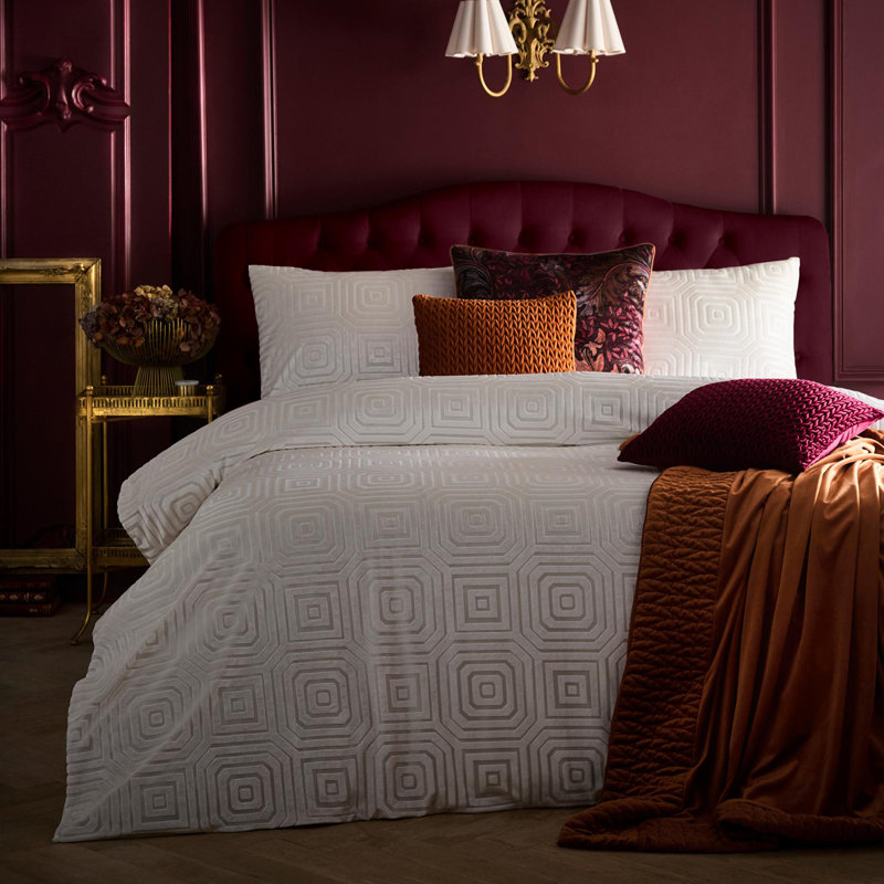 Laurence Llewelyn-Bowen Emile Duvet Cover Set Cream, Double Duvet Cover + 2 Standard Pillowcases