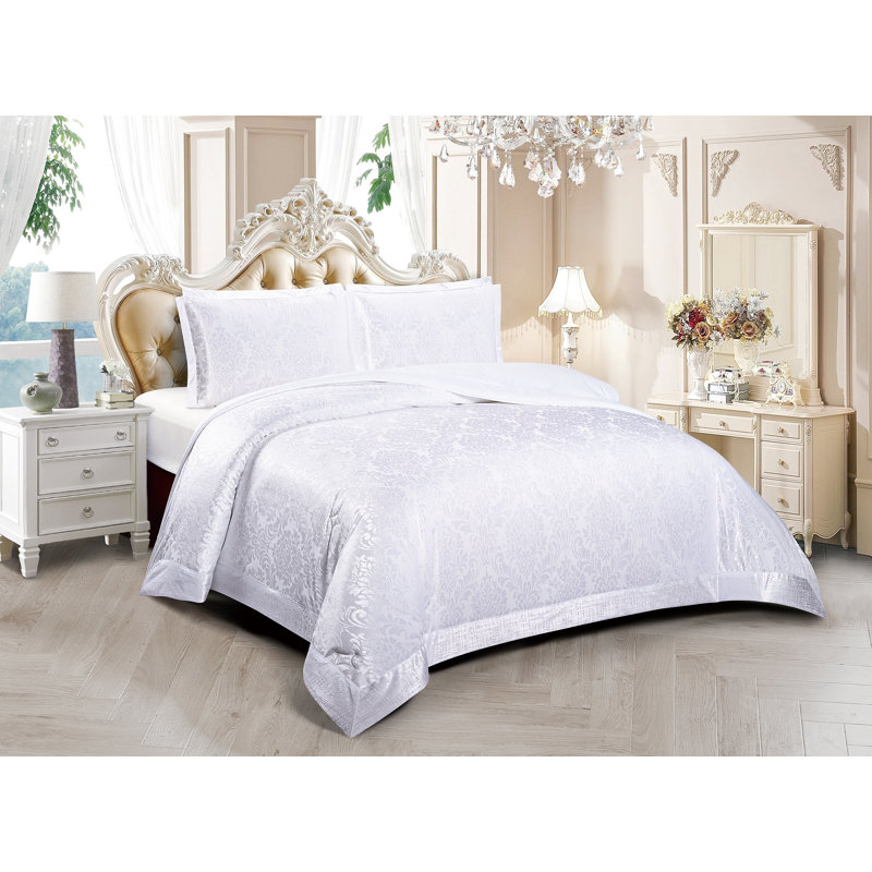 Damask Bedspread with Pillow Shams Included, King Bedspread + 2 Standard Shams, White