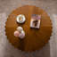 Table basse ronde à nervures 31,50 "- Table de chevet Mid-Century en bois massif et panneau de fibres à densité moyenne, table basse cannelée brune moderne pour salon / appartement (entièrement assemblée)-695237500
