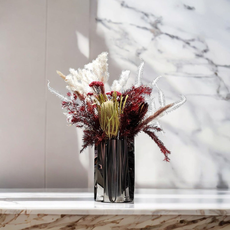 Décoration de fleur simulée