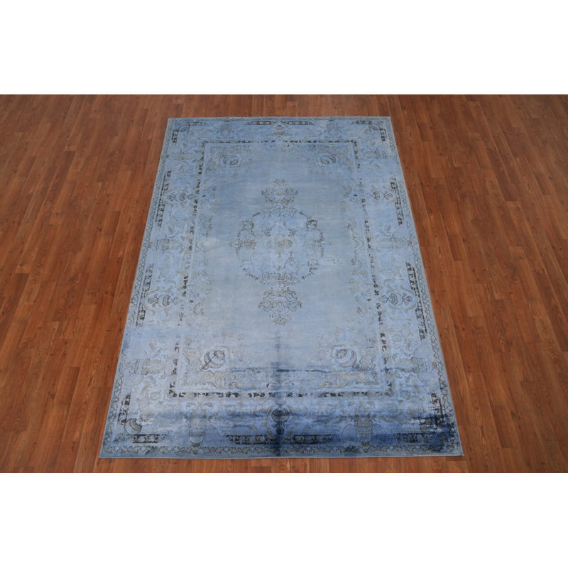 Superbe tapis bleu 5 x 7