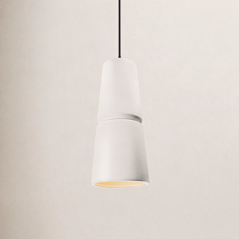 Luminaire suspendu conique à 1 lumière Logan, H 18 po x l 8 po x P 8 po, Blanc brillant, Chrome poli