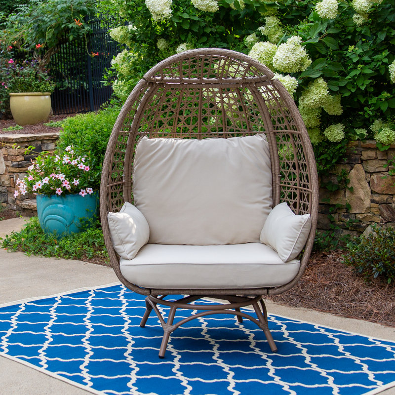Rio Vista Swivel Egg Chair with Cushions