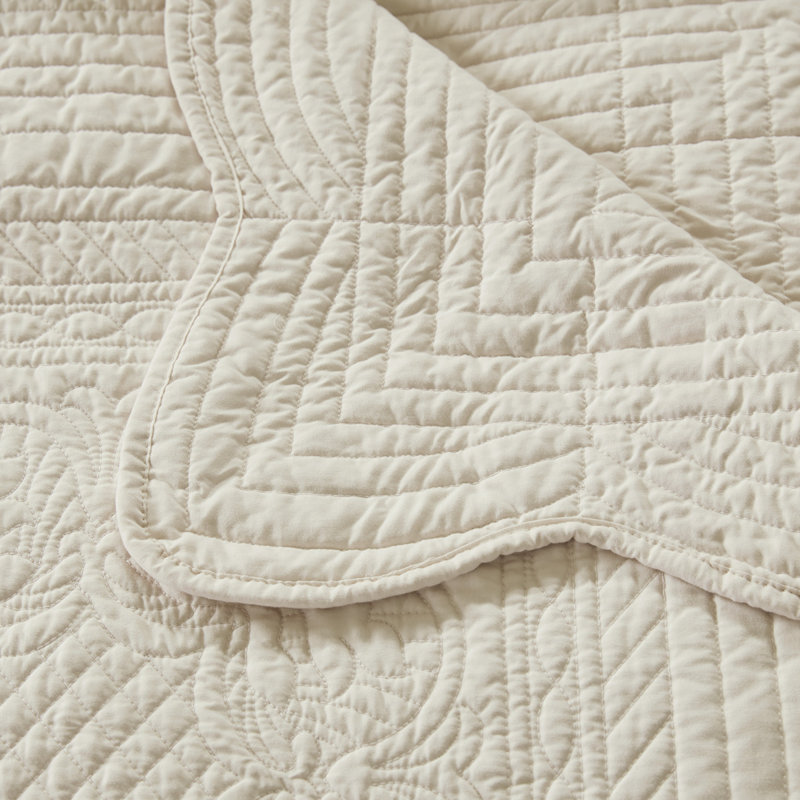 Oversized Quilted Throw With Scalloped Edges 60X72", Cream