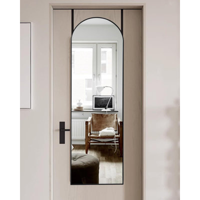 Miroir sur pied arqué 14 po x 48 po - Cadre en aluminium noir - Miroir à suspendre ou à poser sur une porte pour chambre et placard