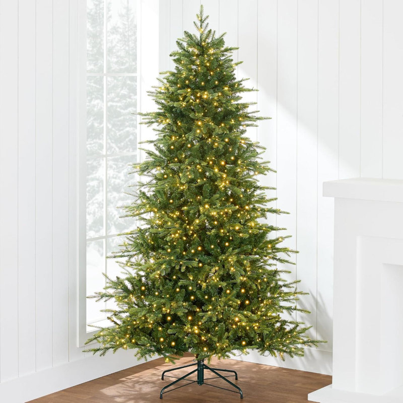 Multicolore sapin de Noël illuminé pré-éclairé