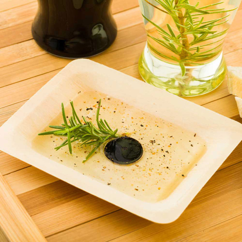Restaurantware-4.8 x 3.5 Inch Wood Plates, 200 Round Disposable Wooden Plates - Durable, Sustainable, Poplar Wood Dinner Plates, Greaseproof, For Parties, Banquets, Catered Events Or Weddings