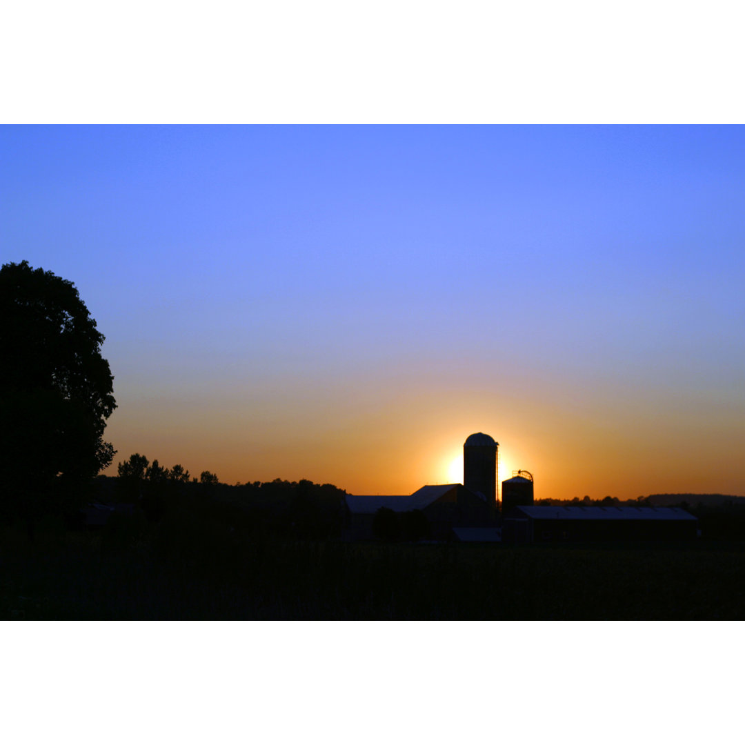 Bauernhof Silhouette von Tillsonburg - Kunstdrucke auf Leinwand ohne Rahmen