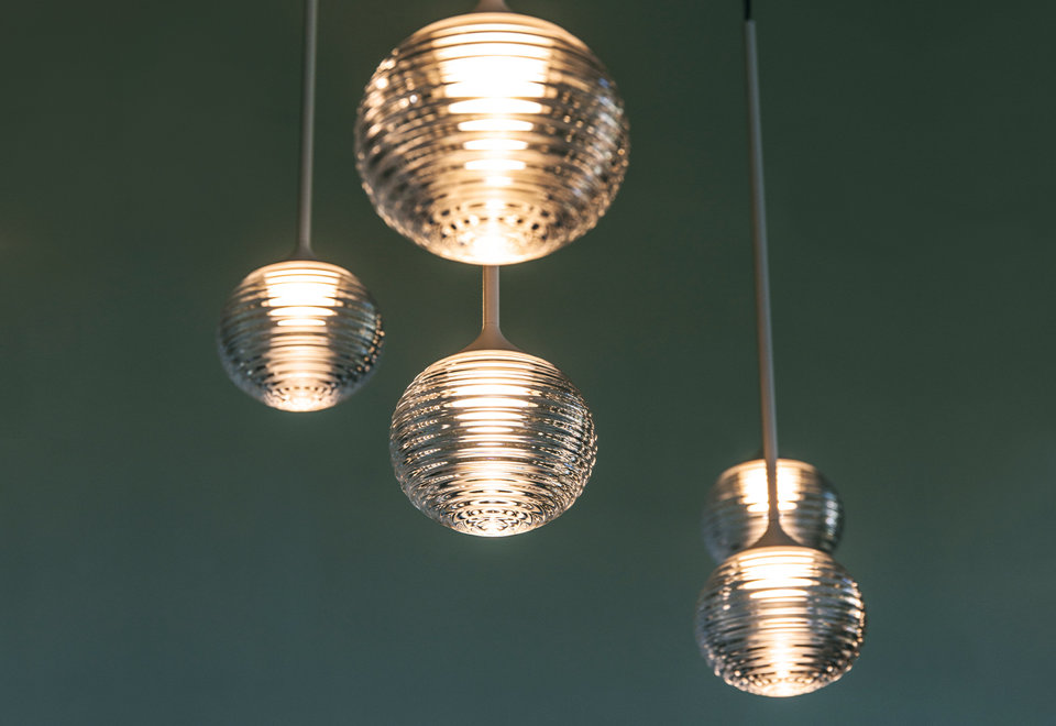 Create your own pattern of LED spheres.