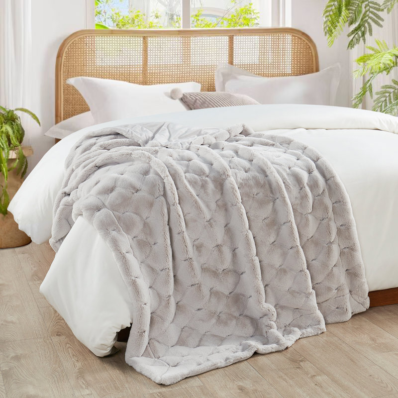CloudNest Plush Faux Fur Throw Blanket, Nuage