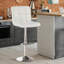 Ensemble de tabourets de bar pivotants en cuir Vegan-107167924