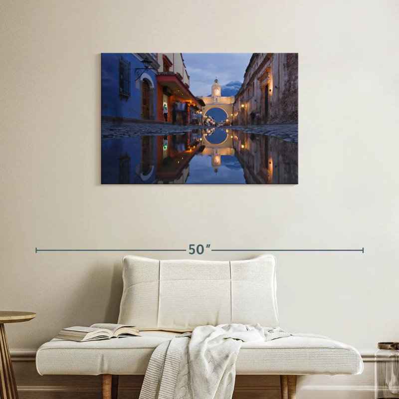 Nicci Antigua Street After The Rain, H 24 po x l 36 po