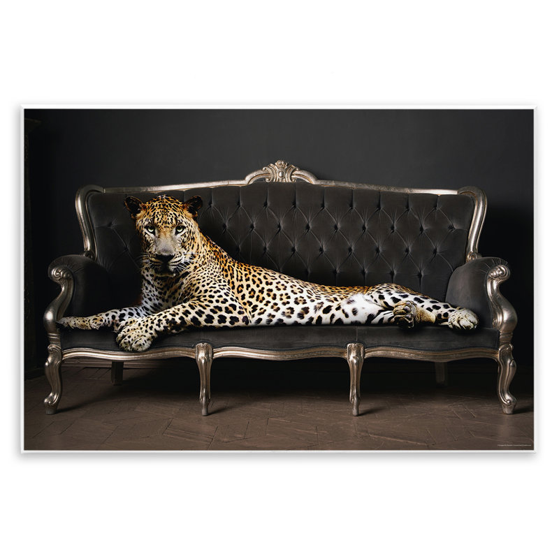 «Cheetah Sprawled on Couch», art mural sur bois par Reinders, H 13 po x l 19 po