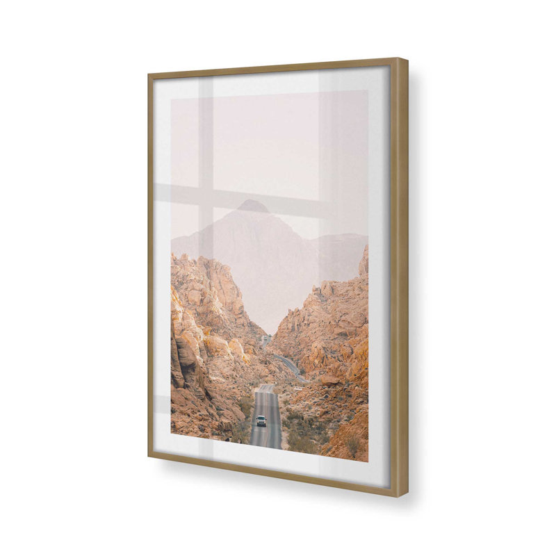 Impression de canyons ensoleillés, Cadre doré brossé, H 37,25 po x l 25,25 po x P 1,25 po
