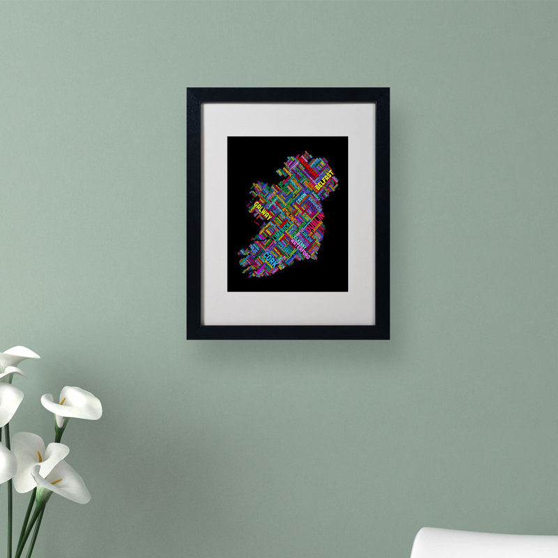 « ireland v » par michael tompsett, art textuel encadré, H 14 po x l 11 po x P 0,5 po, Noir