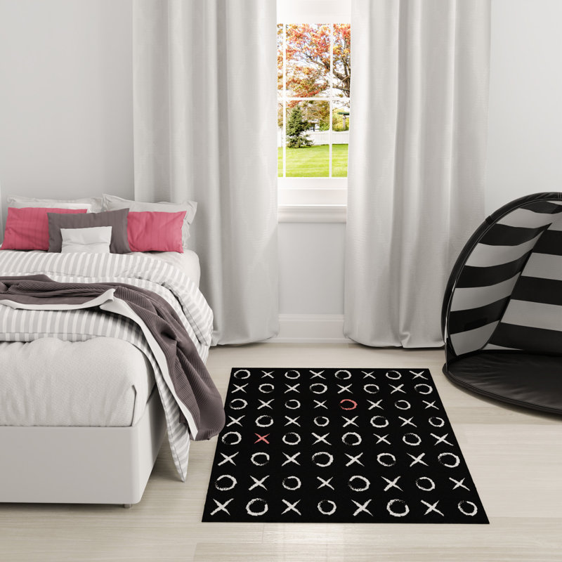 Arranjeet Machine Washable Black Indoor Rug, Rectangle 4' x 6'