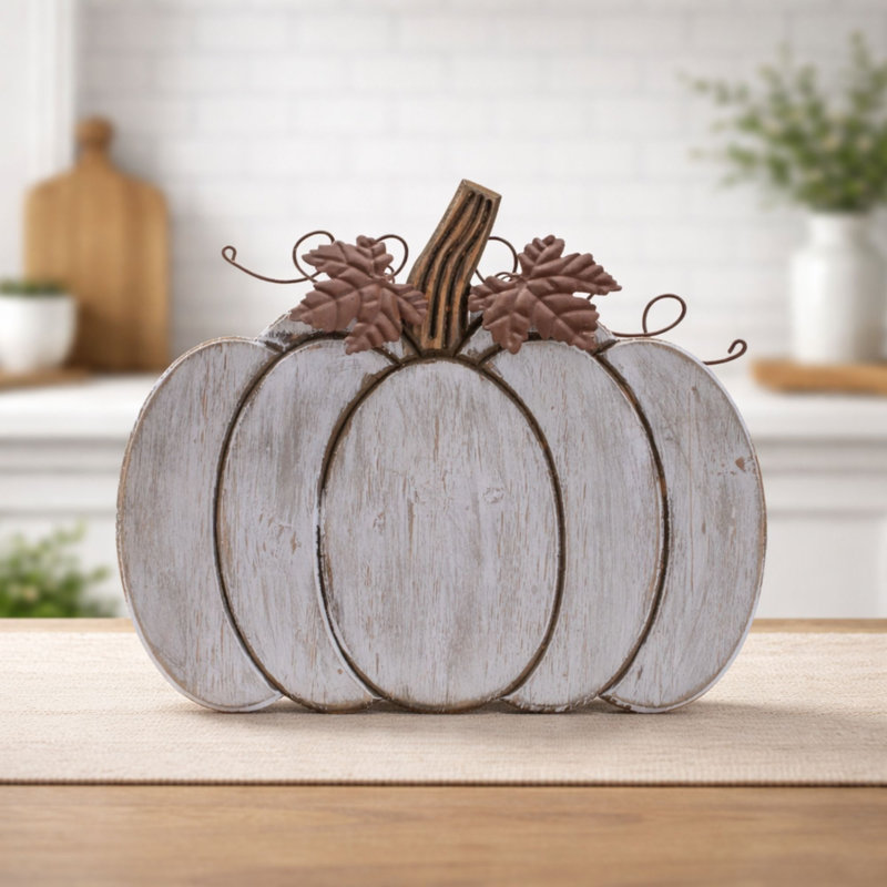 Distressed Wood Pumpkin Décor