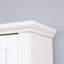 Armoire de rangement au-dessus de la toilette
