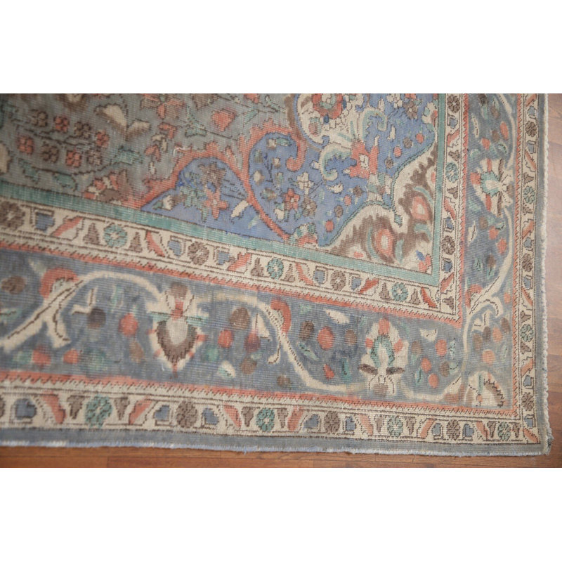 Tapis traditionnel gris à motif floral