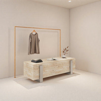 Présentoir simple du magasin de vêtements