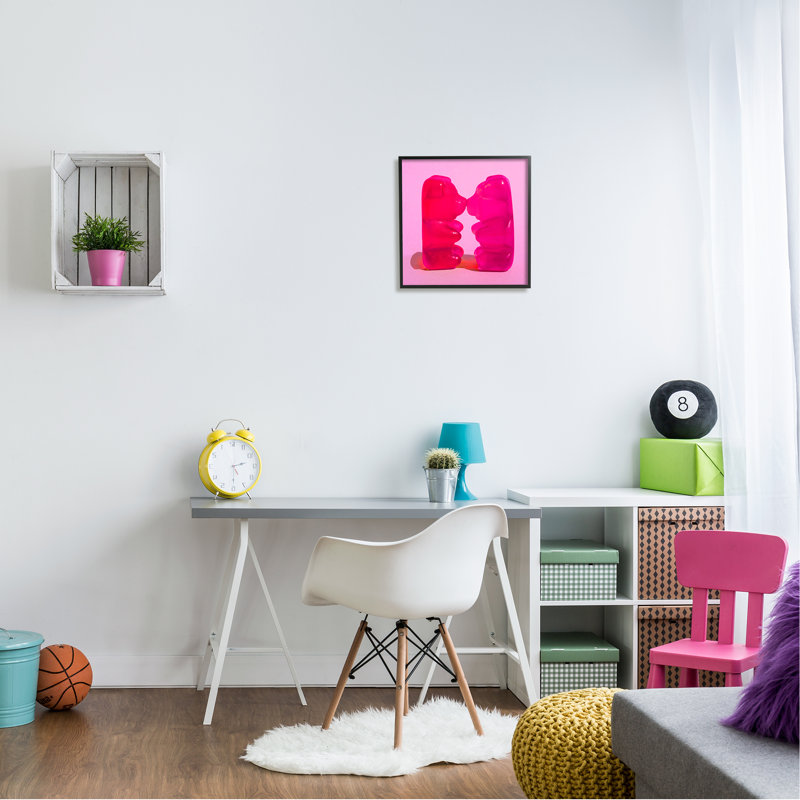 «Kissing Gummy Candy Bears», art de la giclée encadrée par Daphne Polselli, H 17 po x l 17 po x P 1,5 po