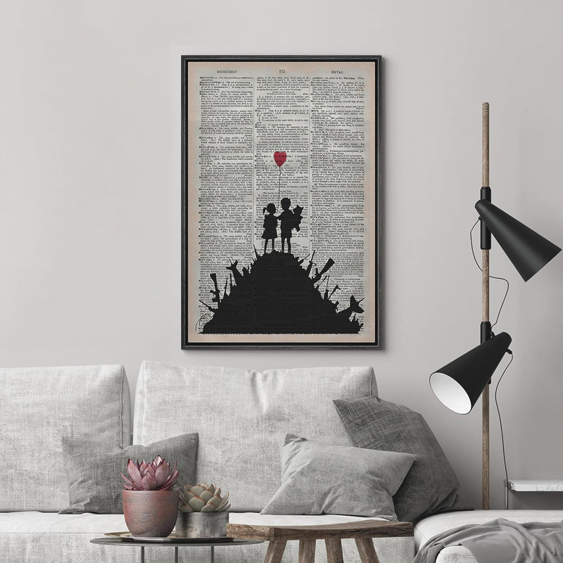 Heart Banksy Kids, journal sur toile, H 24 po x l 16 po x P 1,5 po, Cadre flottant noir
